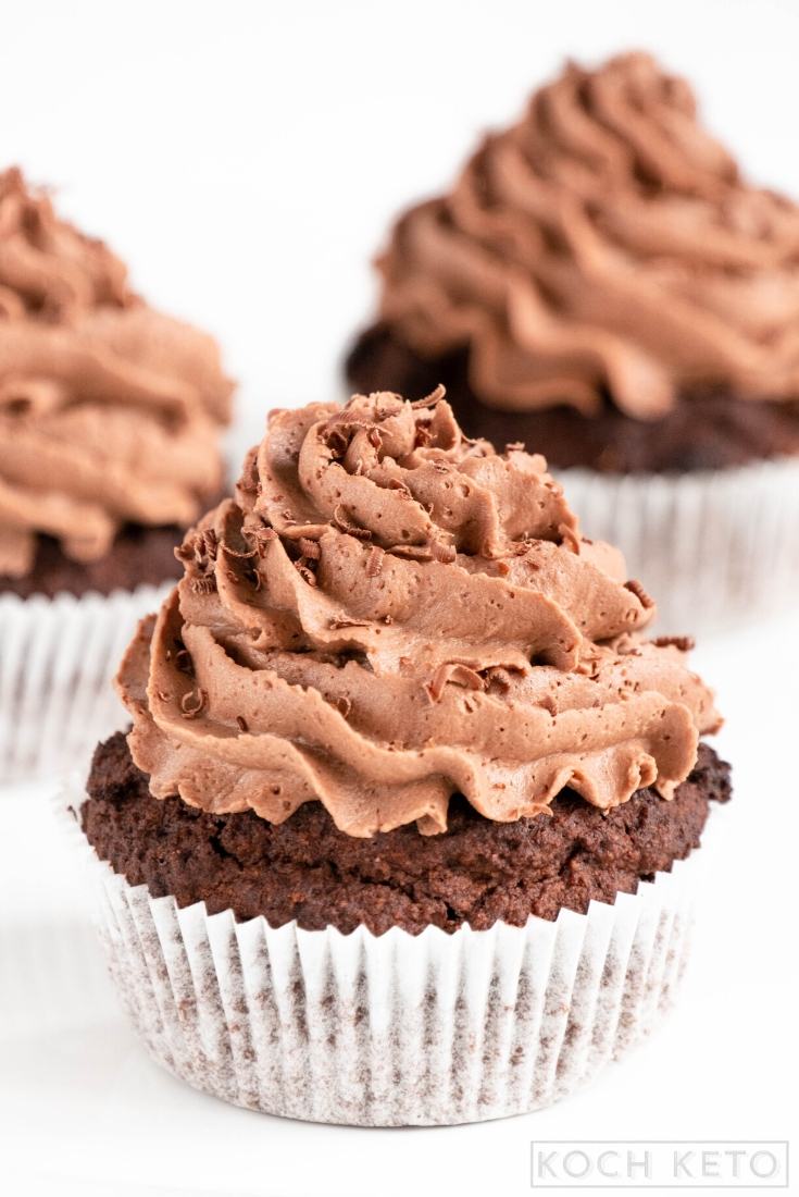 Keto Schokoladen Cupcakes mit Buttercreme Frosting Bild #2