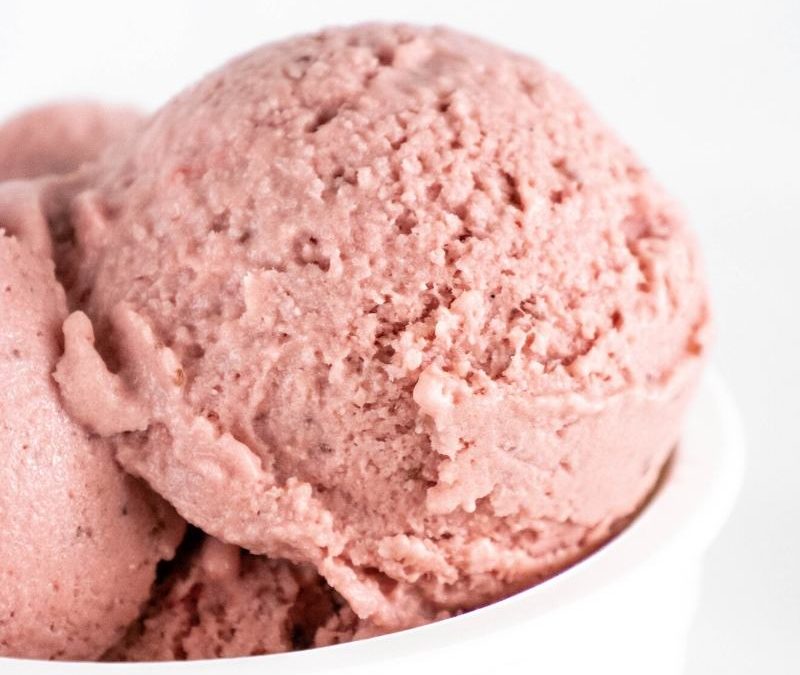 Keto Erdbeereis