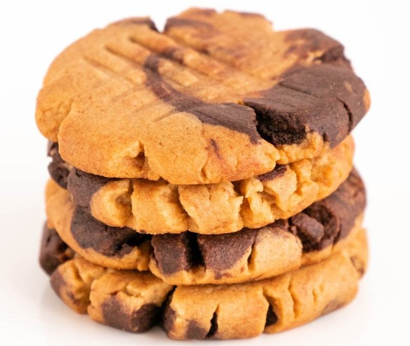 Keto Erdnussbutter Schoko Kekse