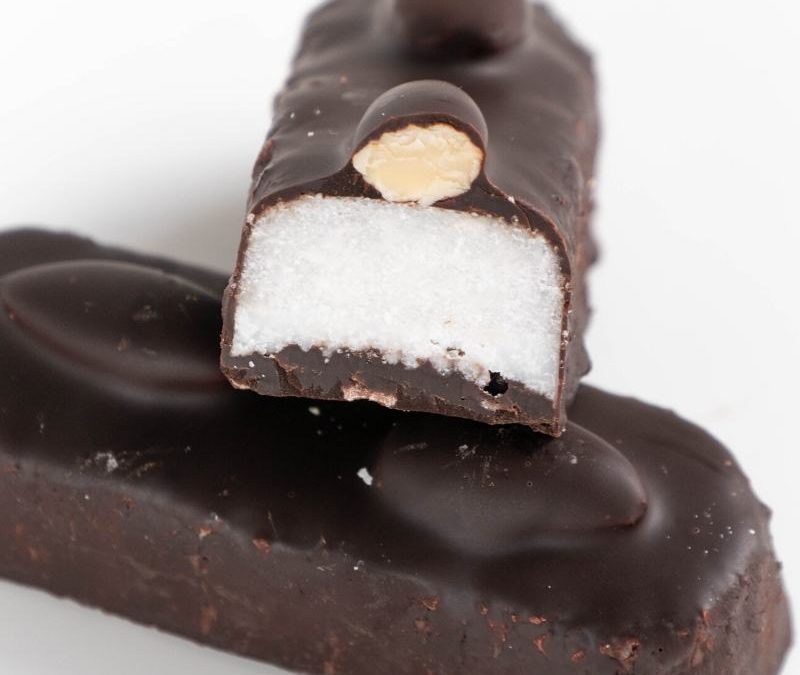 Keto Mandel Kokosnuss Schokoriegel