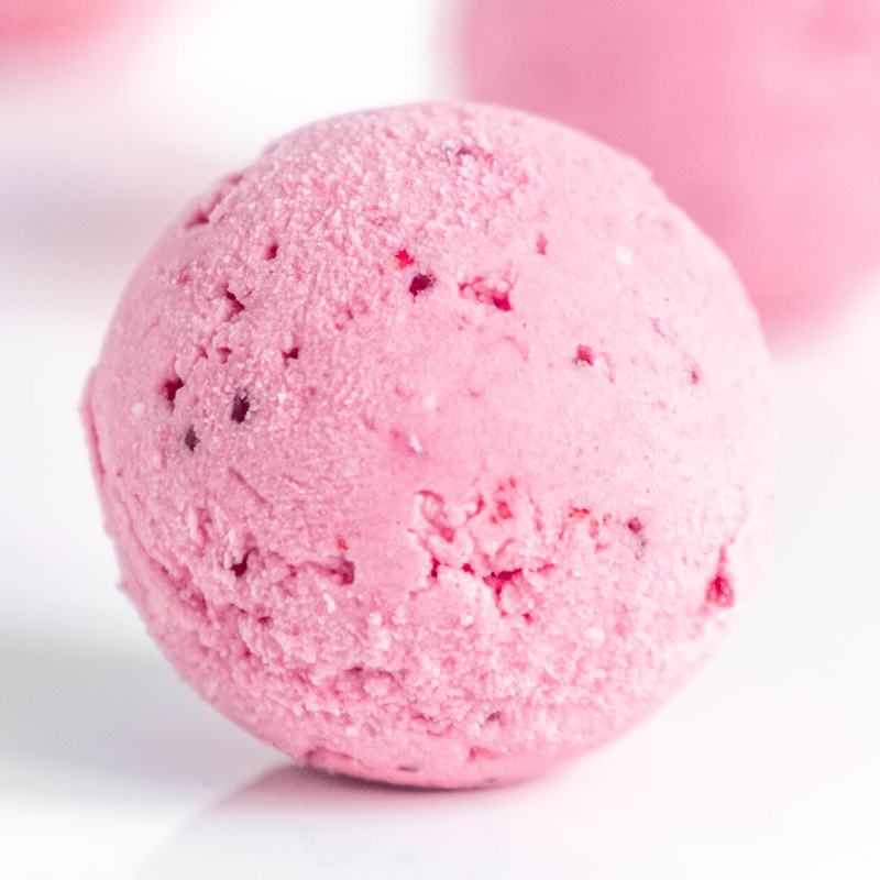Einfache Low Carb Keto Erdbeer Cheesecake Eis-Häppchen ohne Zucker Mobile Featured Image