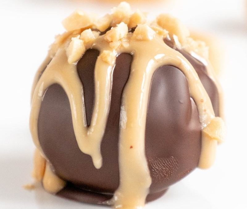 Keto Erdnussbutter-Schoko Fat Bombs