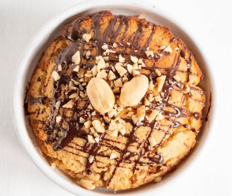 Keto Erdnussbutter Tassenkuchen