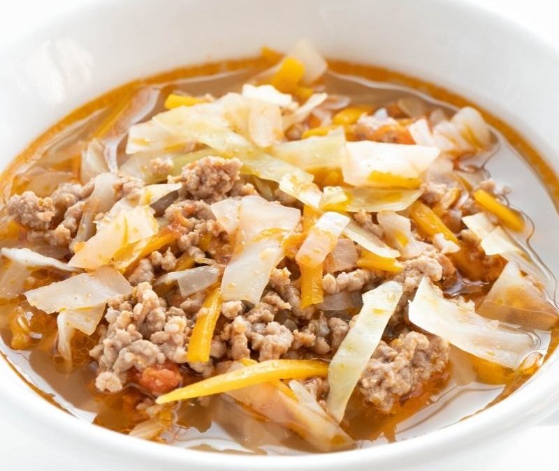 Low Carb Hackfleisch-Weißkohl Suppe