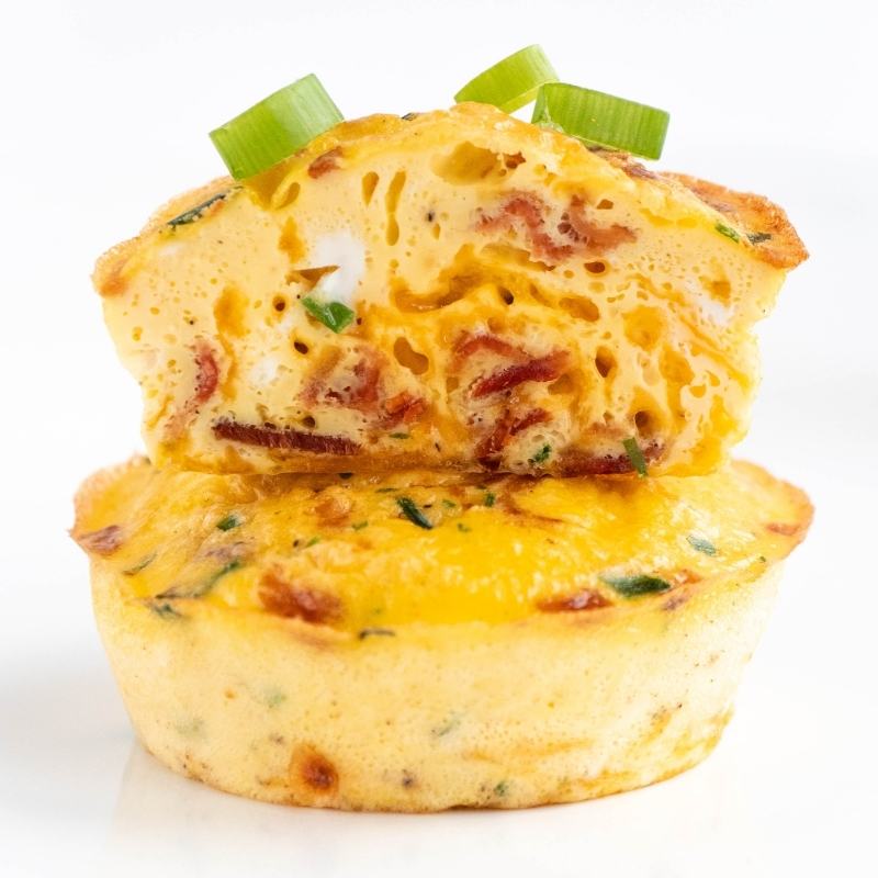 Keto Bacon und Cheddar Ei-Muffins Mobile Featured Image
