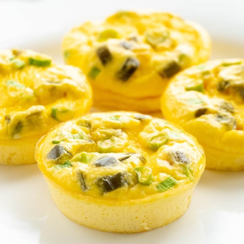 Pikant-würzige Low Carb Keto Jalapeno Ei-Muffins mit Käse Mobile Featured Image