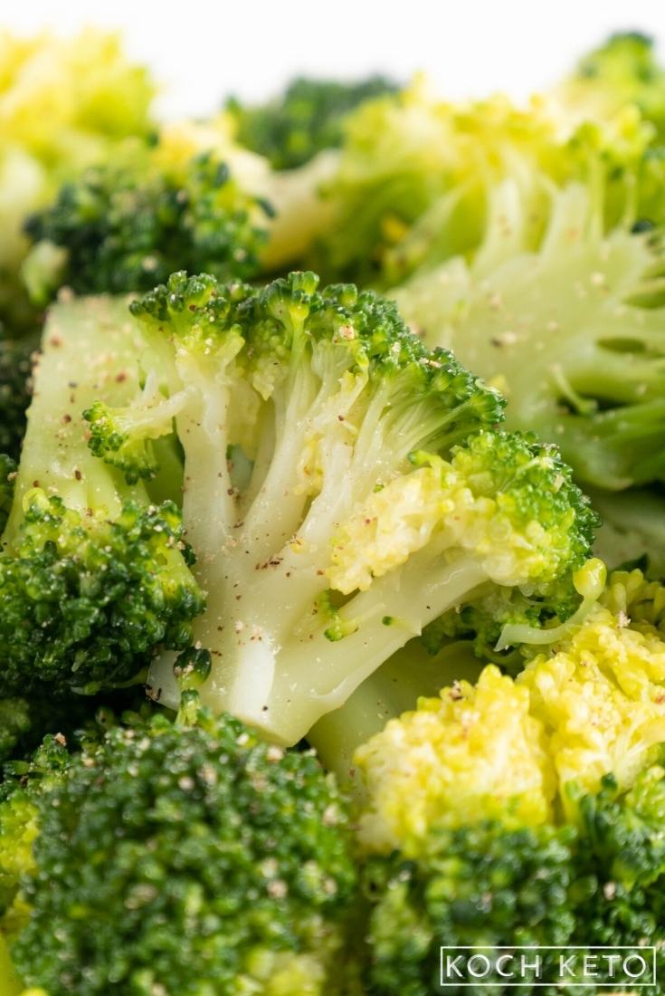Gedünsteter Brokkoli: Einfache Keto Beilage ohne Kohlenhydrate Image #1