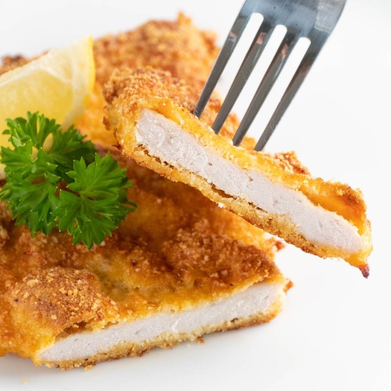 Paniertes Low Carb Putenschnitzel mit Parmesan-Panade ohne Kohlenhydrate Mobile Featured Image