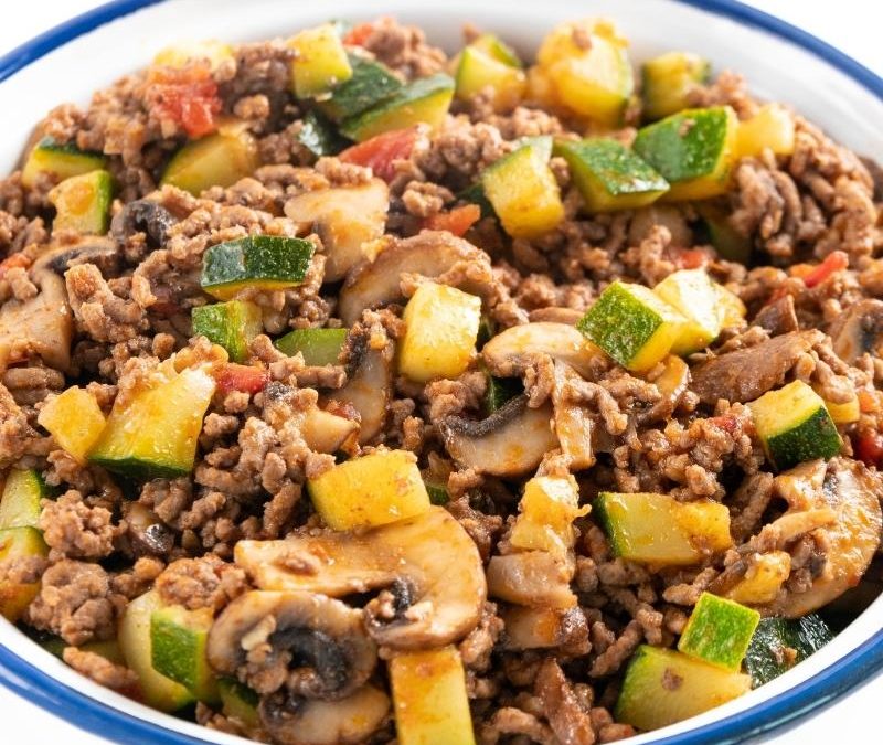 Keto Zucchini-Hackfleisch-Pfanne