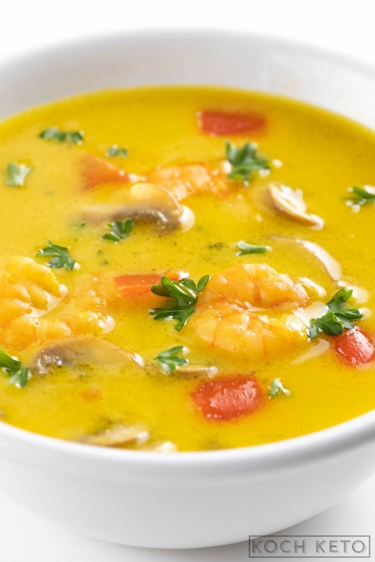 Leckere Keto Garnelen-Curry Suppe mit Kokosmilch zum Low Carb Abendessen Image #1