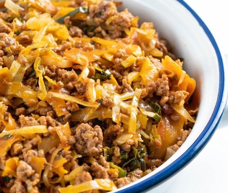 Keto Hackfleisch-Lauch-Pfanne mit Karotten
