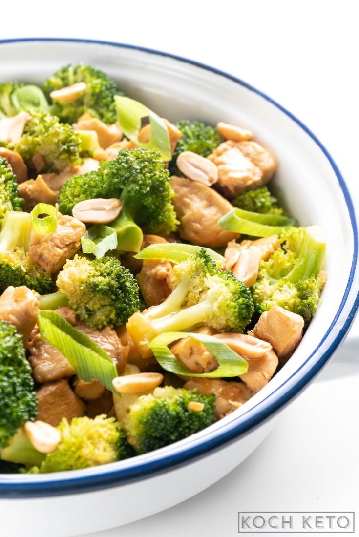 Asiatische Keto Brokkoli-Hähnchen-Pfanne ohne Kohlenhydrate zum schnellen Low Carb Abendessen Image #1