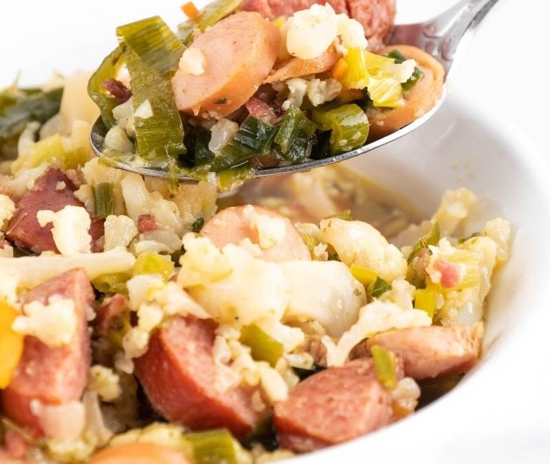 Keto Würstchen-Eintopf