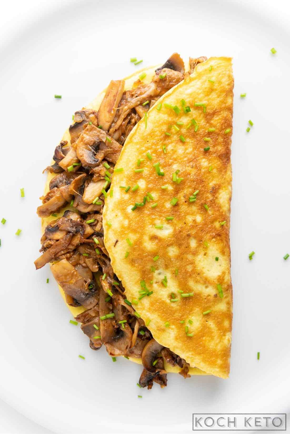 Einfaches Low Carb Pilz-Omelette mit Champignons als schnelles Keto Frühstück zum Abnehmen Image #1