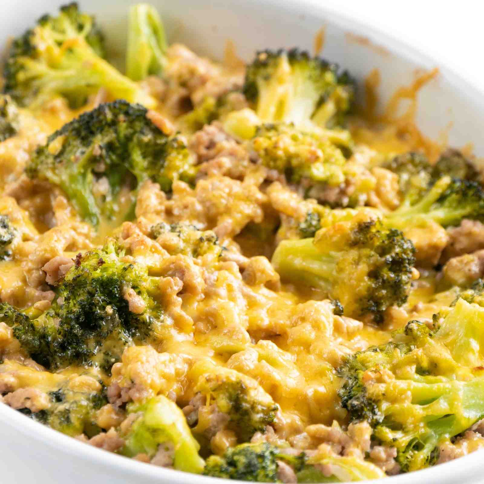 Einfacher Low Carb Brokkoli-Hackfleisch-Auflauf zum Mittagessen ohne Kohlenhydrate Mobile Featured Image