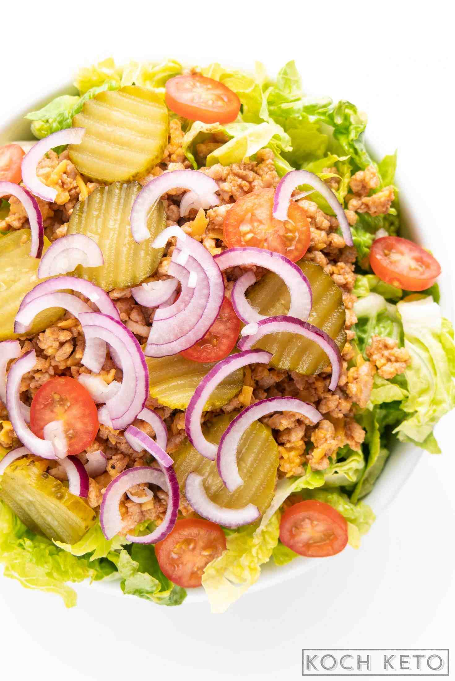 Super einfacher Low Carb Cheeseburger Salat als schnelles Keto Abendessen ohne Kohlenhydrate Image #1