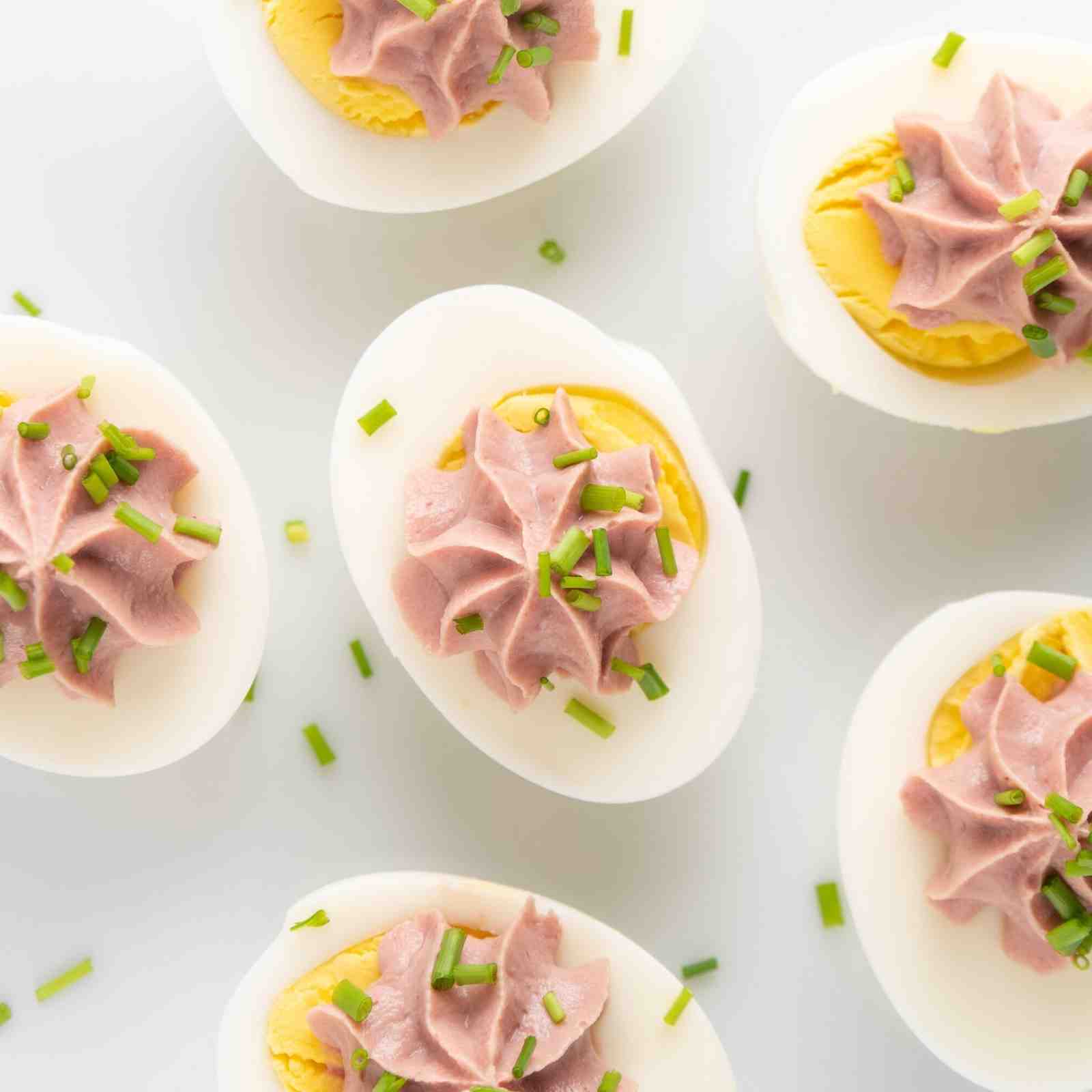 Nährstoffbombe & Keto Snack zum Abnehmen ohne Kohlenhydrate: Eier mit Leberwurst Mobile Featured Image