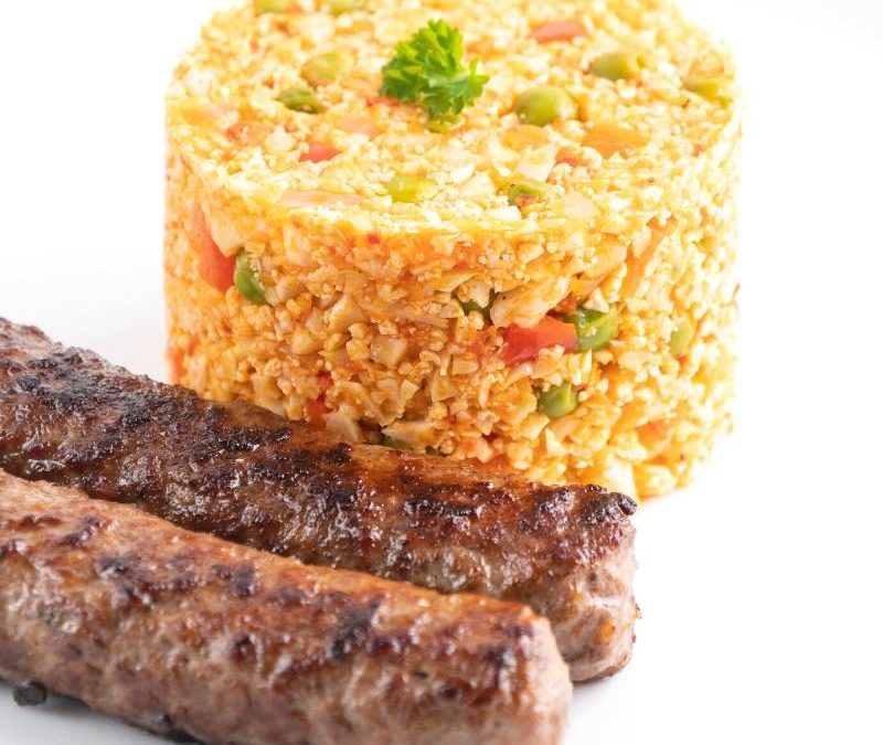 Keto Cevapcici mit Djuvec-Reis